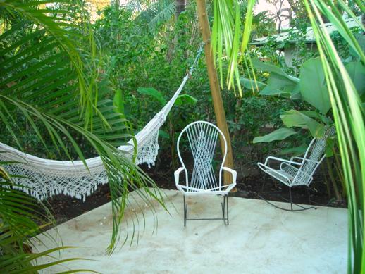 dscn0634-hammockorchairs.jpg