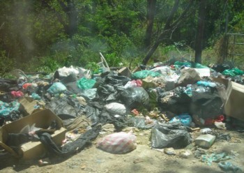 trash in Nosara